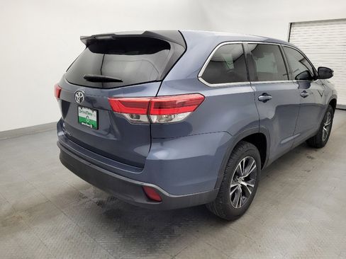 Used 2019 Toyota Highlander LE FWD image 9