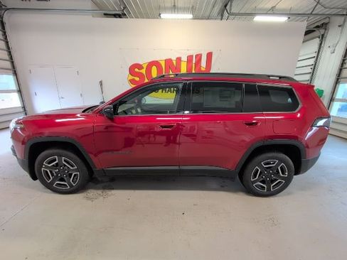 New 2026 Jeep Cherokee Laredo AWD/4WD image 2