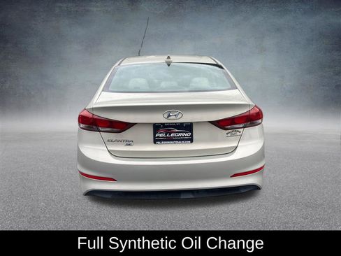 Used 2017 Hyundai Elantra SE w/ Cargo Package image 5