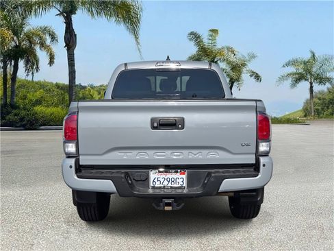 Used 2021 Toyota Tacoma TRD Sport w/ Technology Package image 5