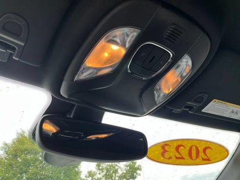 Used 2023 Jeep Compass Latitude AWD/4WD image 30