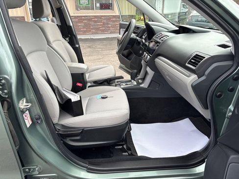 Used 2017 Subaru Forester 2.5i Premium image 13