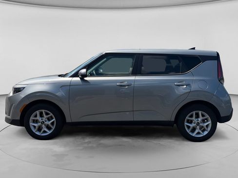 Used 2025 Kia Soul LX w/ LX Technology Package FWD image 3