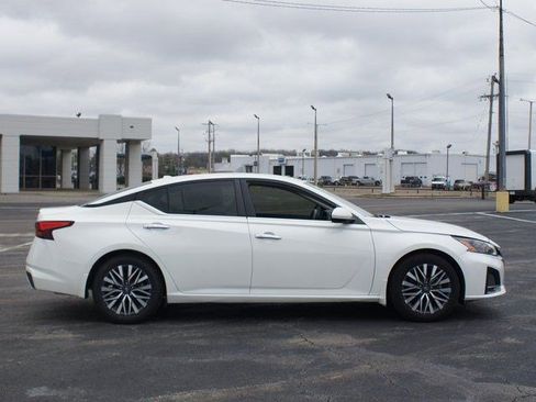 Used 2023 Nissan Altima 2.5 SV image 19