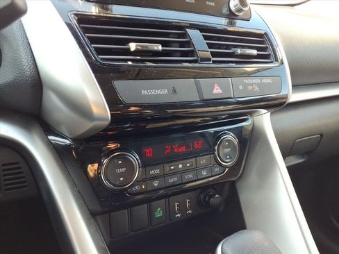 Used 2024 Mitsubishi Eclipse Cross SE image 10