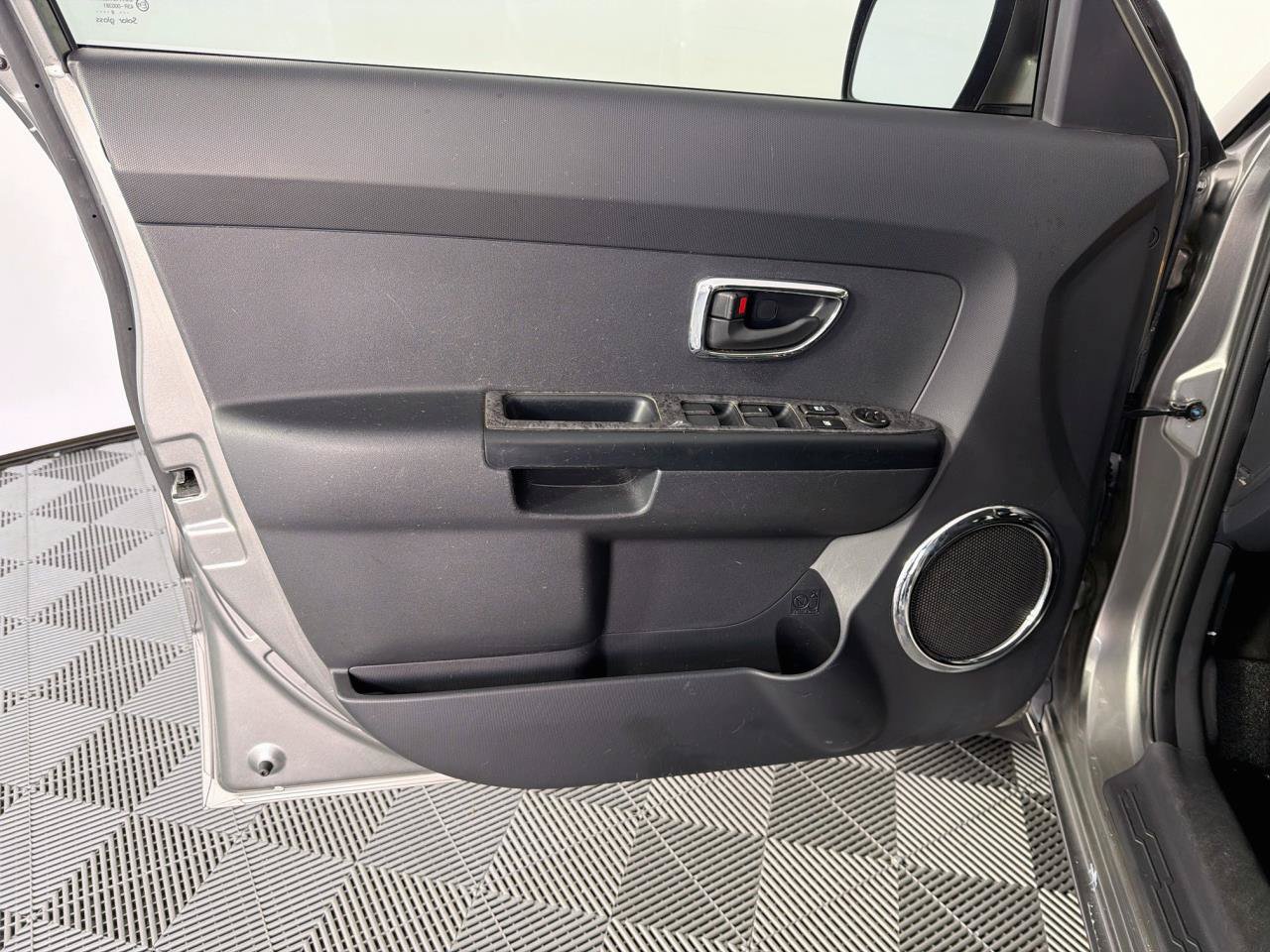Used 2010 Kia Soul + w/ Audio Pkg FWD image 18