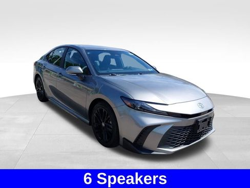 Used 2025 Toyota Camry Hybrid FWD image 5