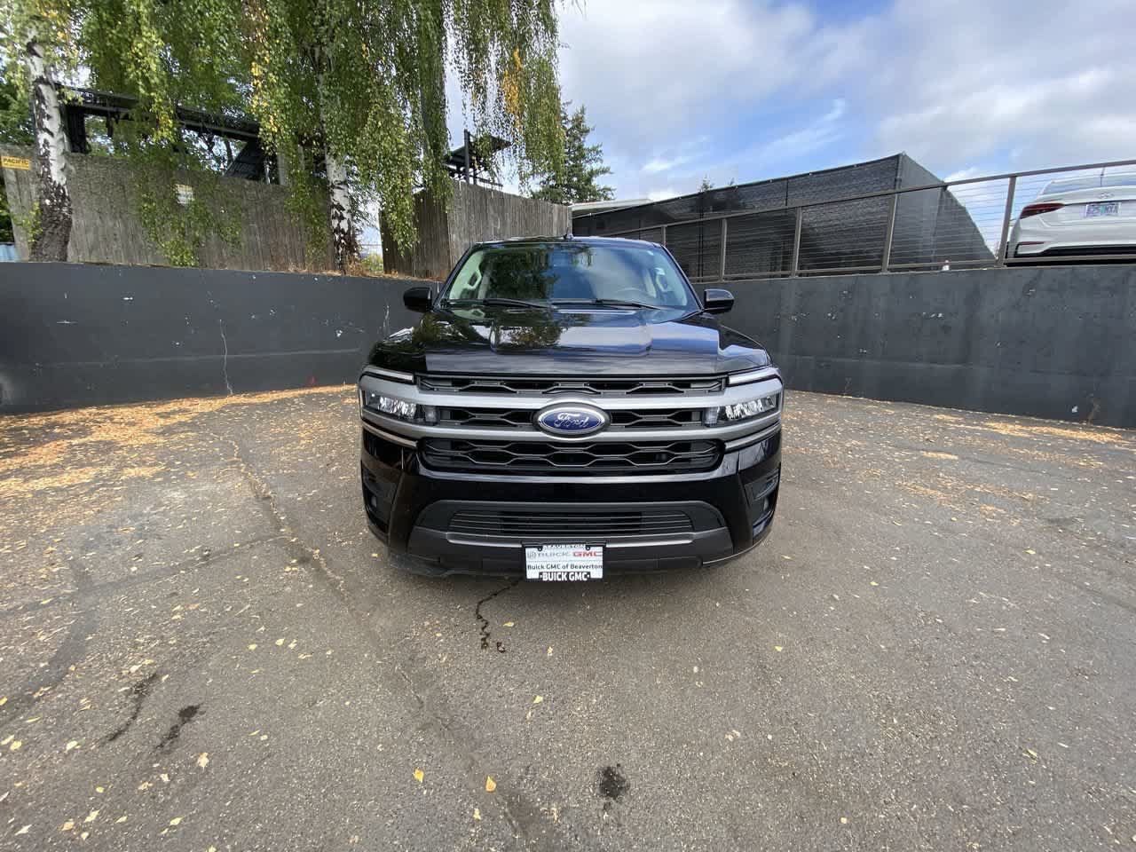 Used 2024 Ford Expedition XLT AWD/4WD image 9