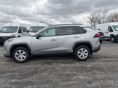 Used 2019 Toyota RAV4 LE image 2