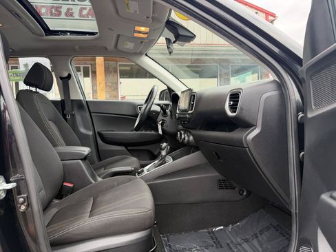 Used 2022 Hyundai Venue SEL w/ Cargo Package FWD image 23