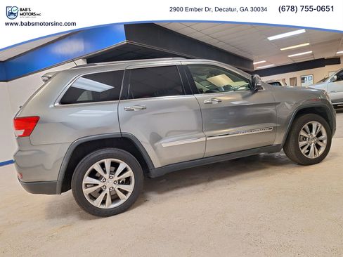 Used 2013 Jeep Grand Cherokee Overland w/ Advance Technology Group image 8