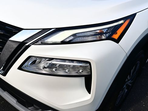 Used 2022 Nissan Rogue SV w/ SV Premium Package AWD/4WD image 11