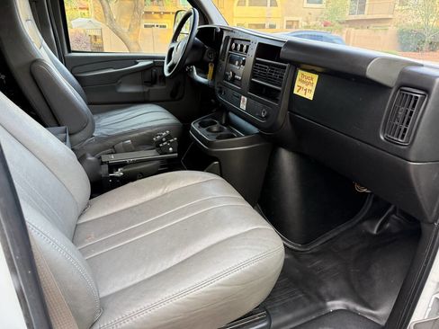 Used 2012 Chevrolet Express 1500 RWD image 9