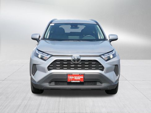 Used 2025 Toyota RAV4 XLE AWD/4WD image 2