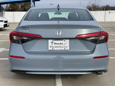 Used 2023 Honda Civic Sport image 5