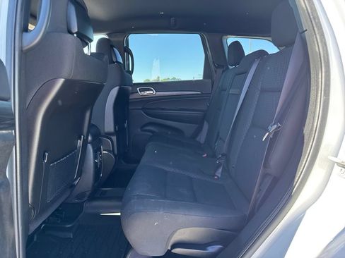 Used 2021 Jeep Grand Cherokee Laredo AWD/4WD image 15