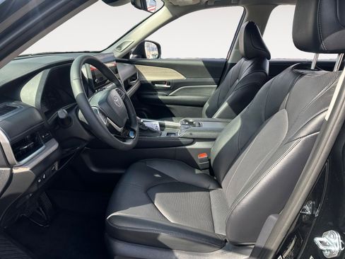 New 2026 Toyota Grand Highlander Limited image 9