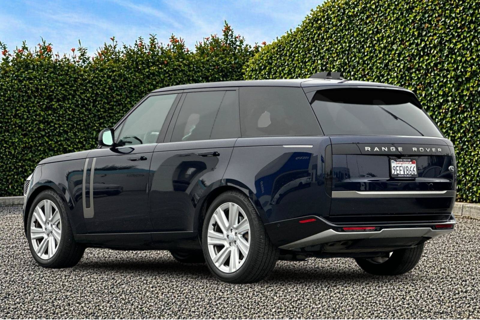Used 2023 Land Rover Range Rover SE AWD/4WD image 6