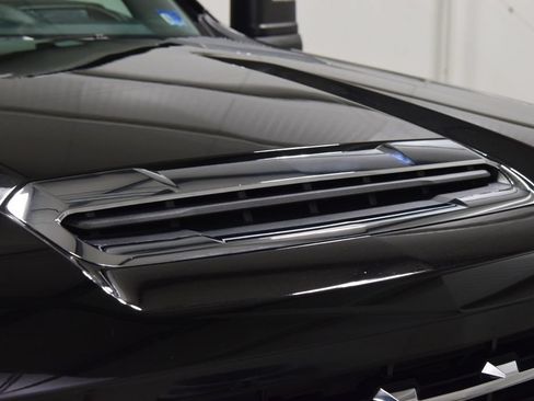 Used 2022 Chevrolet Silverado 2500 LTZ w/ LTZ Premium Package AWD/4WD image 17