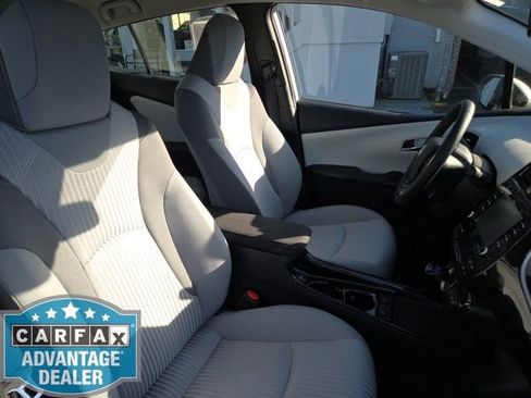 Used 2022 Toyota Prius Prime LE FWD image 5