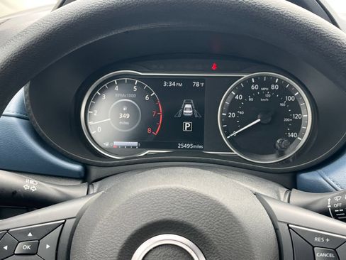 Used 2025 Nissan Versa SV FWD image 39