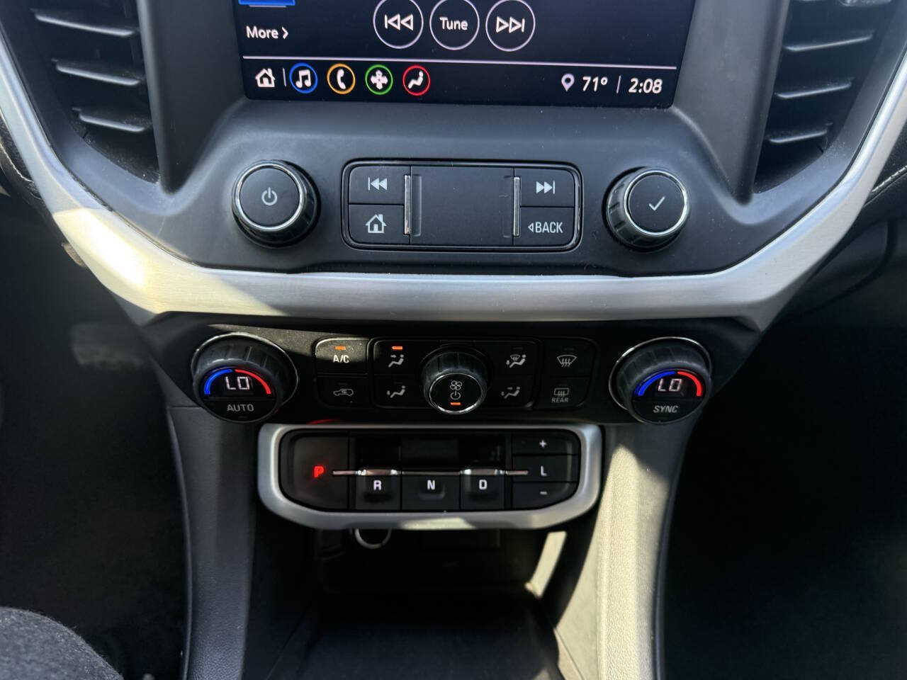 Used 2021 GMC Acadia SLE FWD image 26