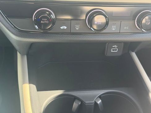 Certified 2024 Honda HR-V LX image 25