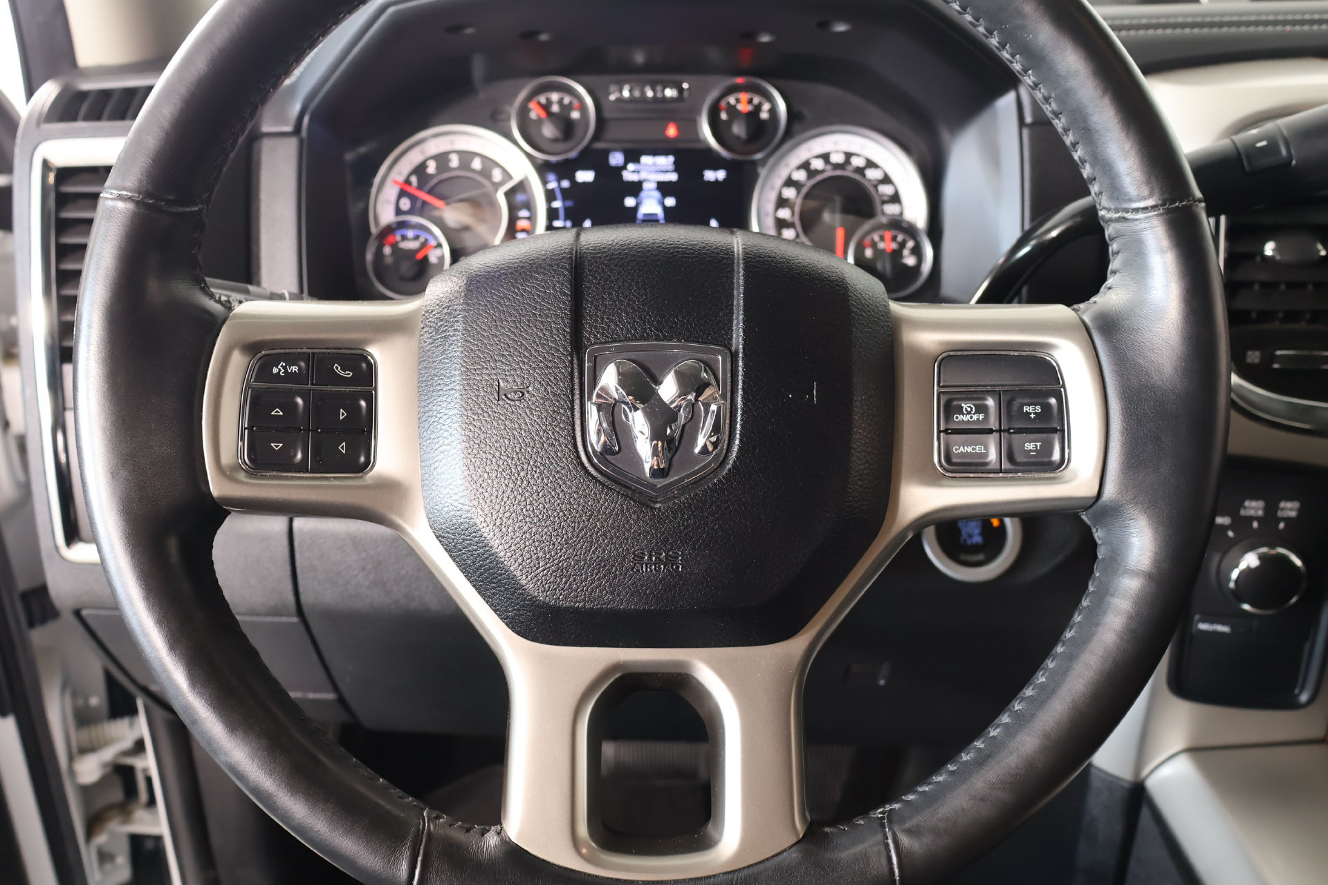 Used 2016 RAM 2500 Laramie w/ Sport Appearance Group AWD/4WD image 3