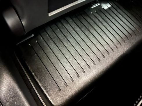 Used 2023 Tesla Model 3 Standard Range image 20