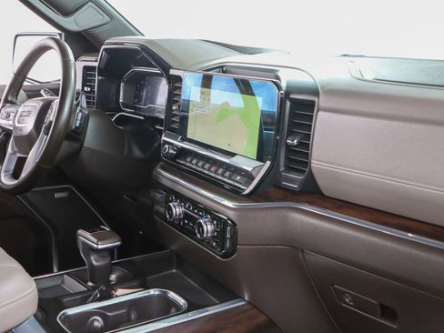 Used 2024 GMC Sierra 1500 SLT image 28