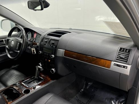 Used 2008 Volkswagen Touareg V6 AWD/4WD image 22