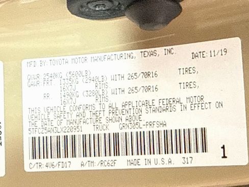Certified 2020 Toyota Tacoma TRD Off-Road AWD/4WD image 30