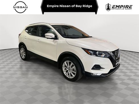 Used 2022 Nissan Rogue Sport SV w/ Technology Package image 1