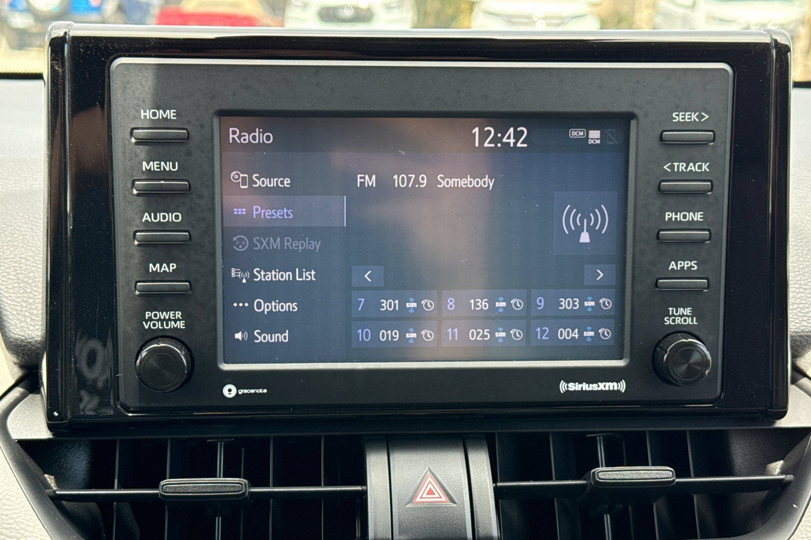 Used 2020 Toyota RAV4 XLE w/ Convenience Package AWD/4WD image 18