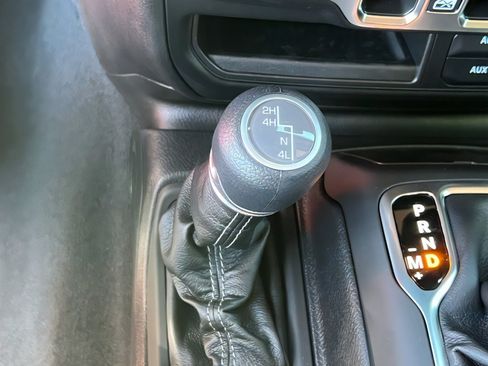 New 2025 Jeep Gladiator Sport image 26