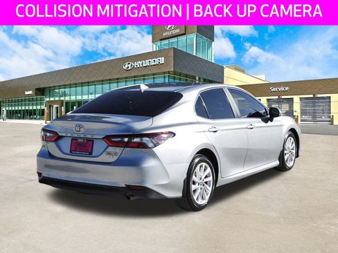 Used 2023 Toyota Camry LE image 5
