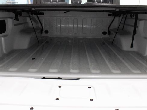 Used 2025 Jeep Gladiator Sport AWD/4WD image 14