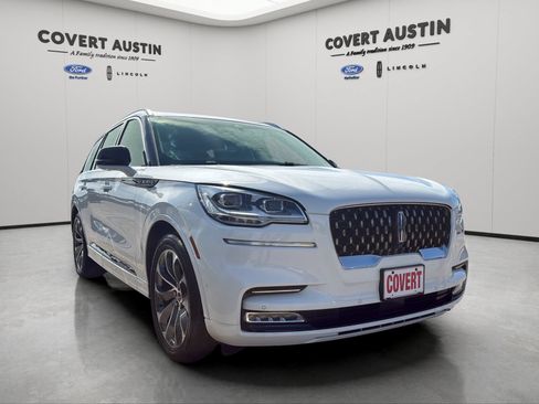 Certified 2020 Lincoln Aviator Grand Touring w/ Equipment Group 302A AWD/4WD image 7