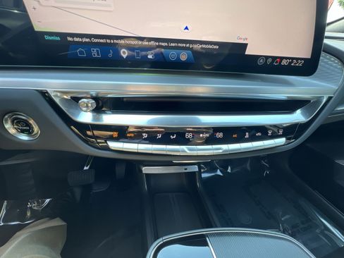 Used 2024 Cadillac Lyriq Sport AWD/4WD image 21