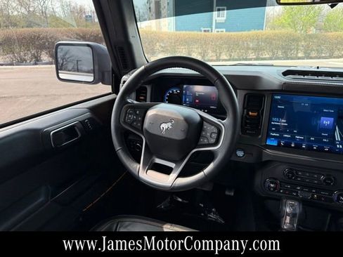 Used 2024 Ford Bronco Badlands image 14
