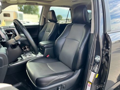 Used 2018 Toyota 4Runner SR5 Premium AWD/4WD image 22