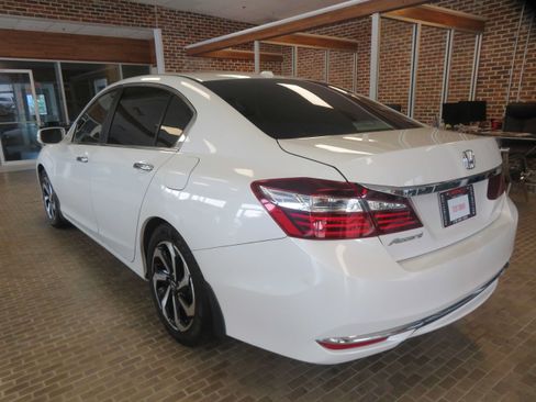 Used 2016 Honda Accord EX-L image 6