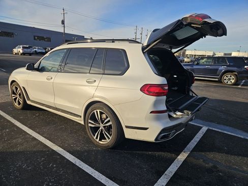 Used 2022 BMW X7 xDrive40i w/ M Sport Package image 7