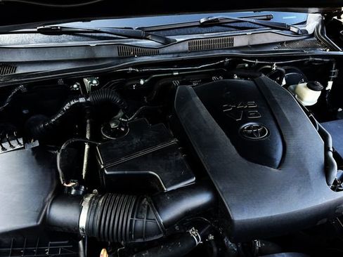 Used 2019 Toyota Tacoma SR5 image 34