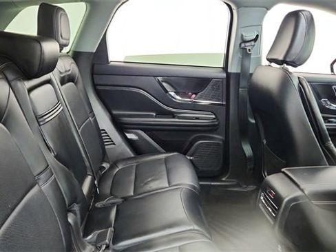 Used 2022 Lincoln Corsair Standard w/ Premium Package image 24