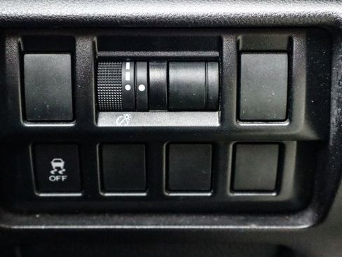 Used 2018 Subaru Impreza 2.0i Premium image 21