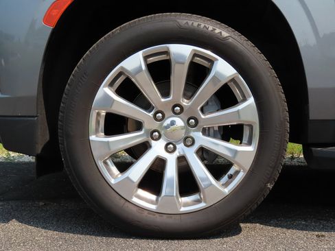 Used 2022 Chevrolet Tahoe Premier AWD/4WD image 13