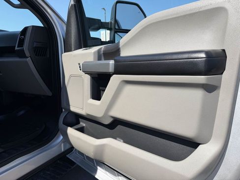 Used 2018 Ford F150 XLT w/ Equipment Group 301A Mid AWD/4WD image 19