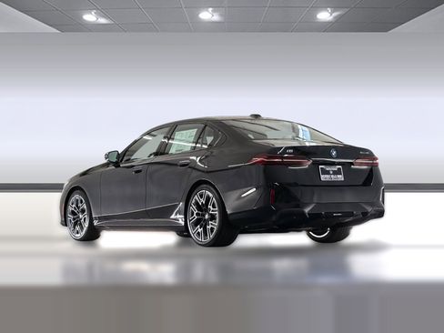 New 2026 BMW i5 eDrive40 w/ M Sport Package image 3