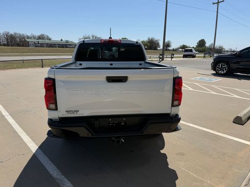 Used 2024 Chevrolet Colorado Z71 w/ Z71 Convenience Package 2 image 5